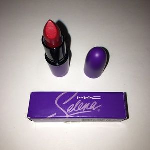 MAC x Selena - Como la flor lipstick